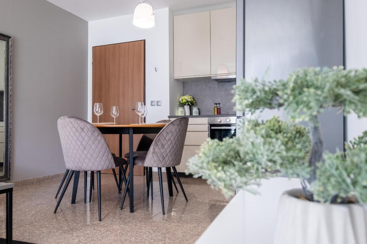 Julie'S Sunny Cozy Apartment With Balcony Софія Екстер'єр фото